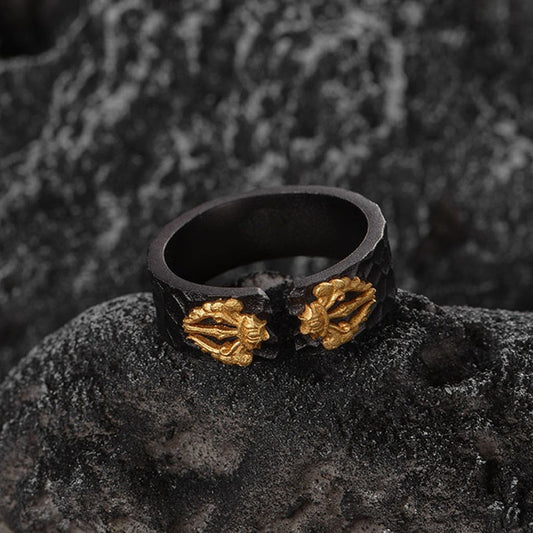 Vintage Glam — Women's Retro Adjustable Statement Ring